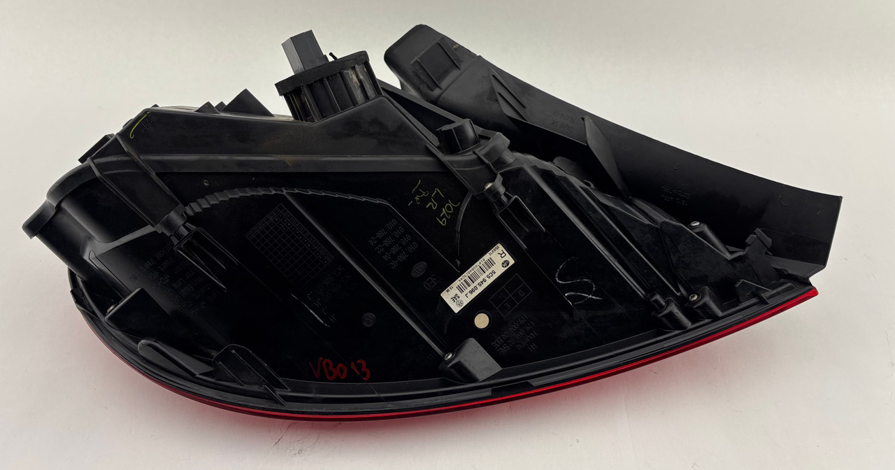 2012-2016 Volkswagen Beetle Coupe Passenger Side Tail Light - Image 6