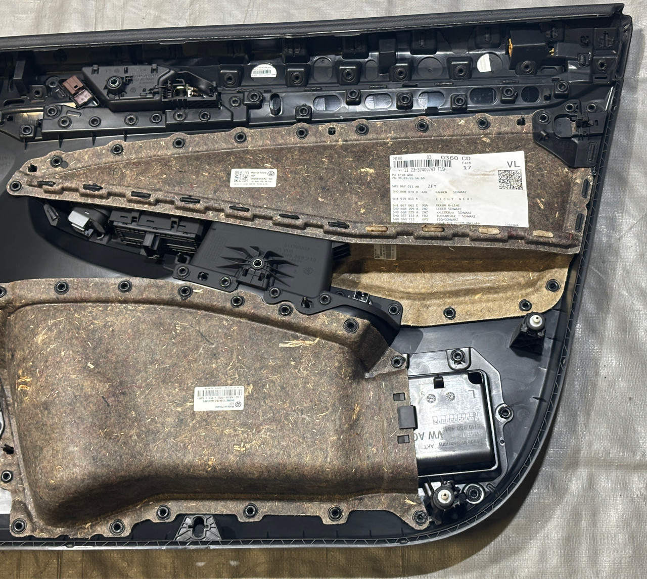 2022-2024 Volkswagen MK8 Golf R OEM Interior Door Panels - Image 26