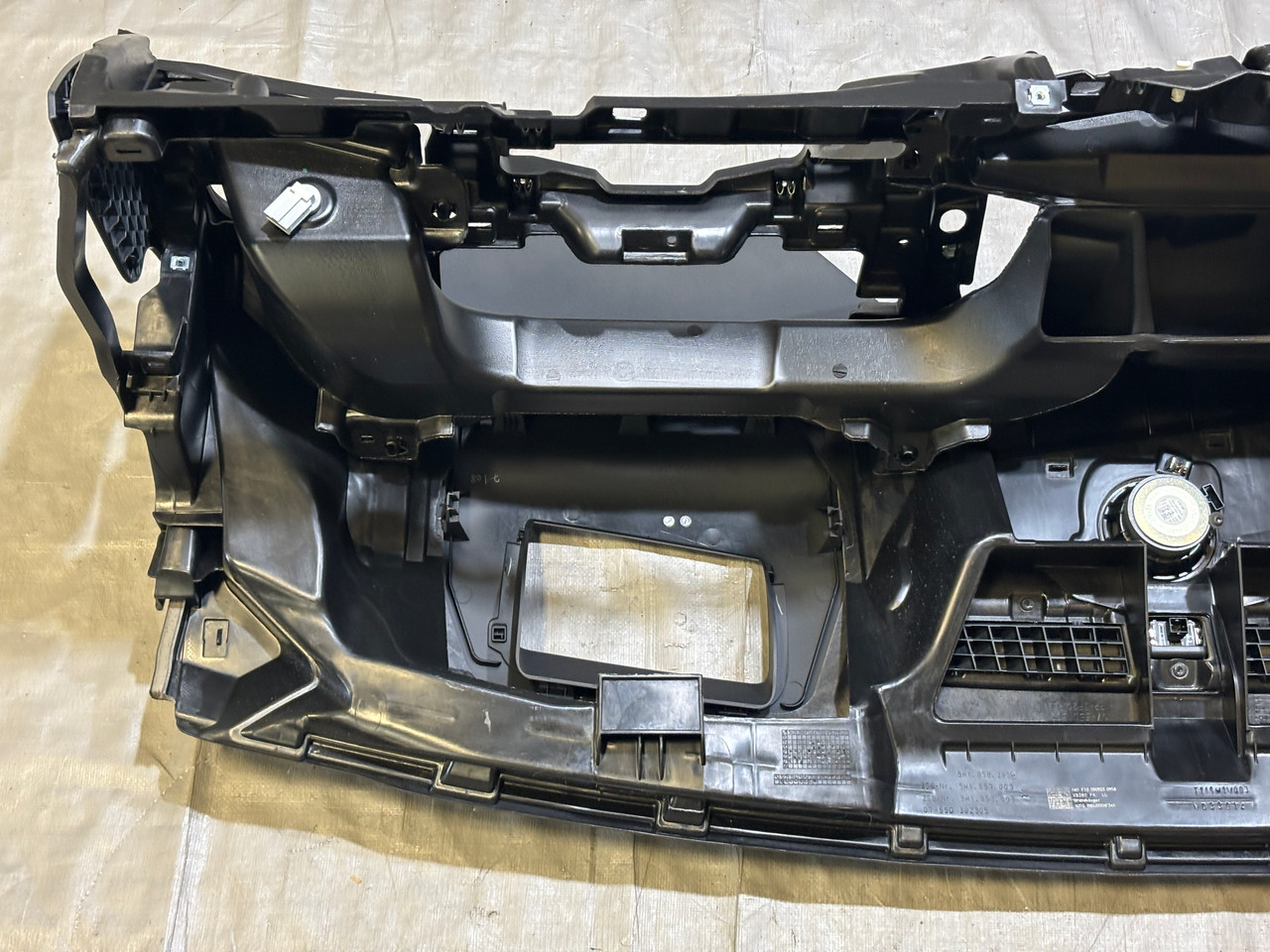 2022-2024 Volkswagen MK8 GTI / Golf R OEM Dashboard Panel w/ Passenger Air Bag - Image 10