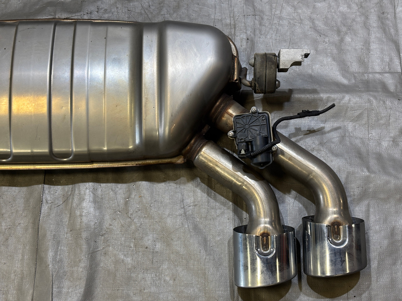 2022-2025 Volkswagen MK8 Golf R OEM Valved Exhaust Muffler w/ Tips - Image 13
