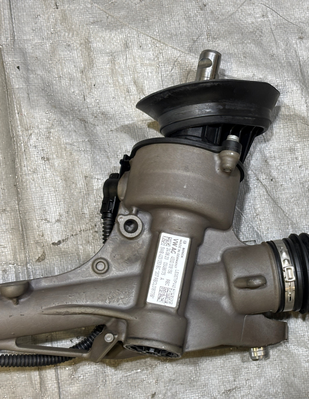 2022-2024 Volkswagen MK8 Golf R Steering Rack w/ EPS Motor / Tie Rods - Image 12