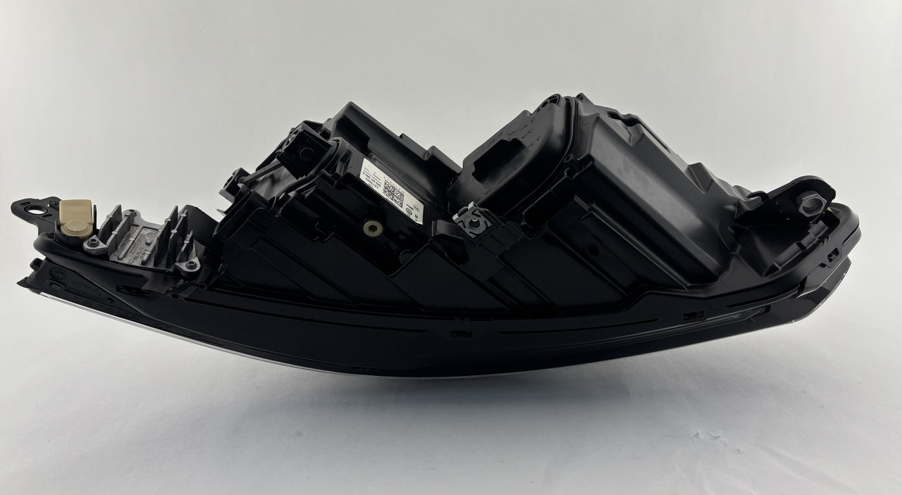 2022-2024 Volkswagen MK8 Golf R OEM Passenger Side LED - Image 4