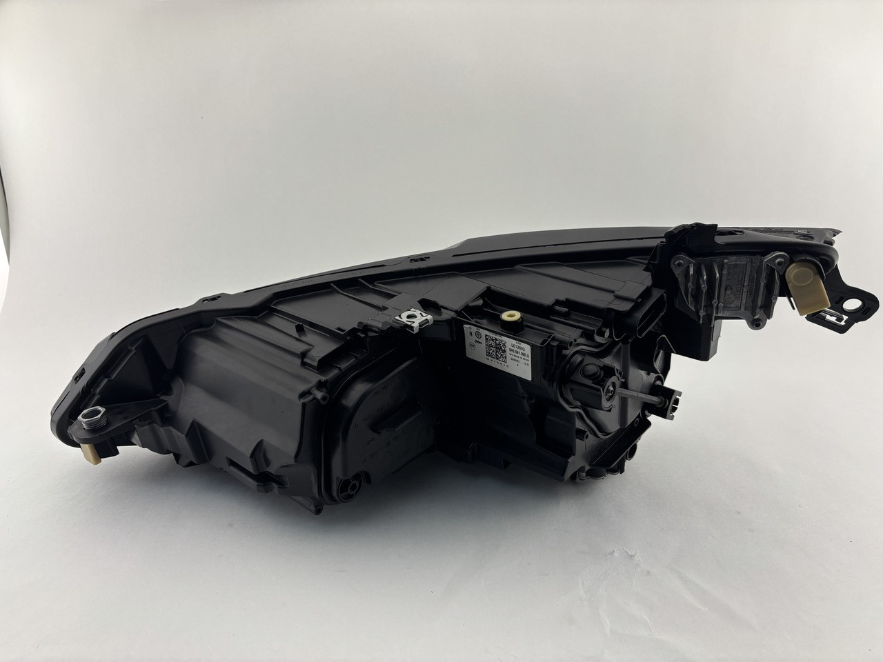 2022-2024 Volkswagen MK8 Golf R OEM Passenger Side LED - Image 3