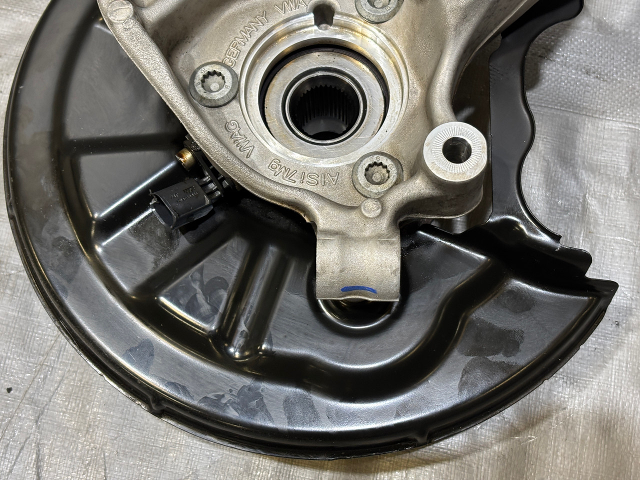 2022-2025 Volkswagen MK8 Golf R Passenger Rear Knee / Hub w/ Control Arms - Image 5