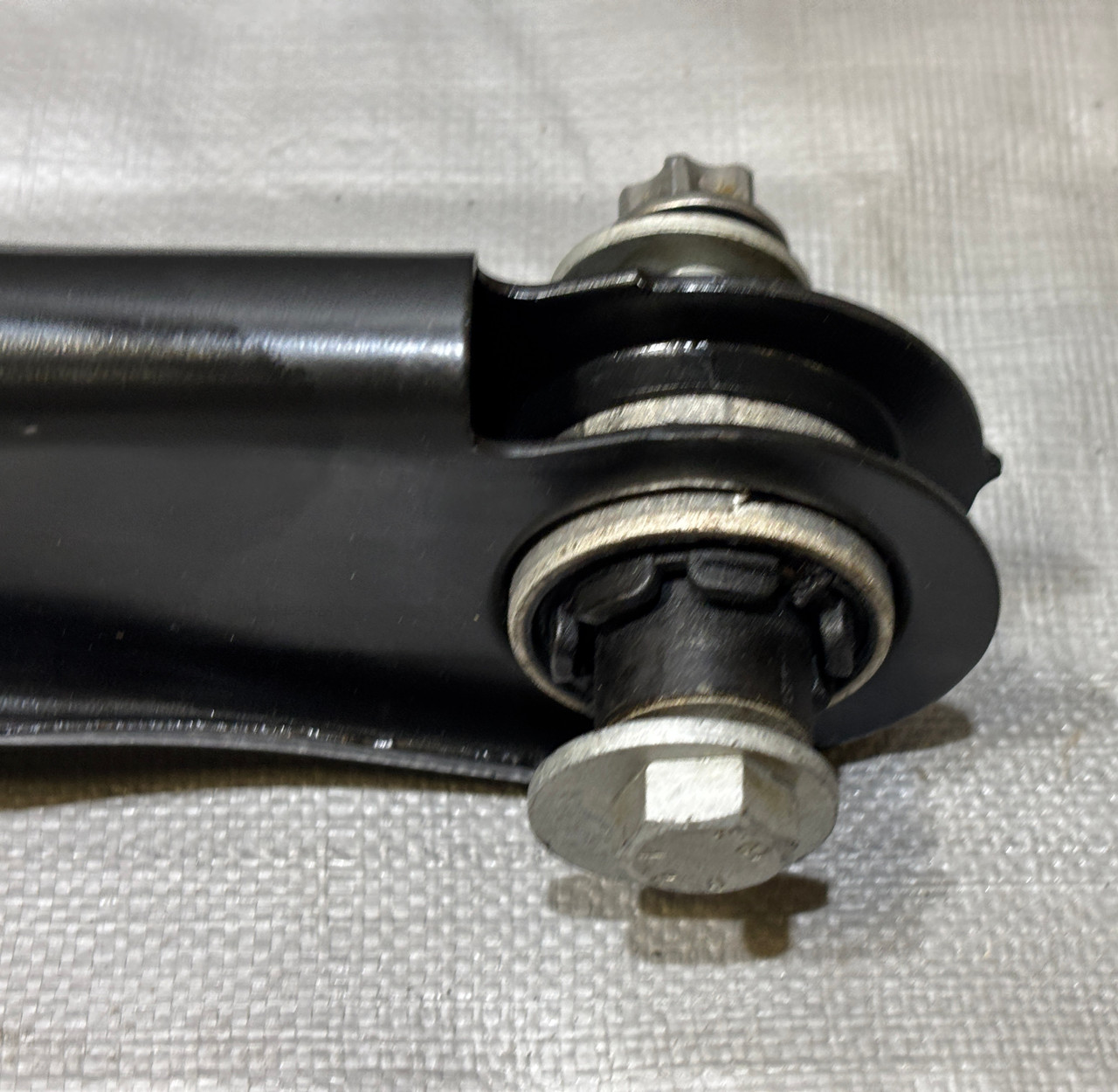 2022-2025 Volkswagen MK8 Golf R Passenger Rear Knee / Hub w/ Control Arms - Image 2