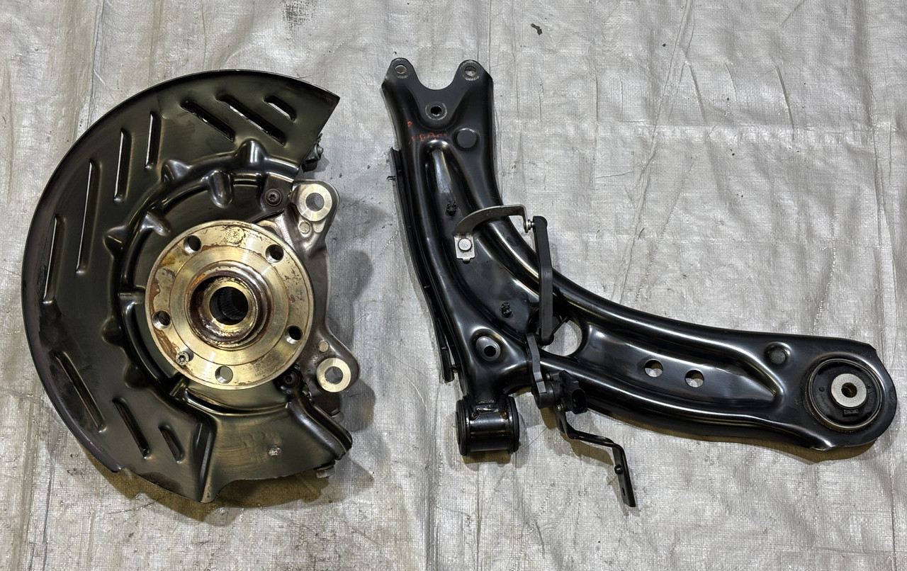 2022-2025 Volkswagen MK8 Golf R Passenger Side Front Knee Spindle Hub w/ Control Arm