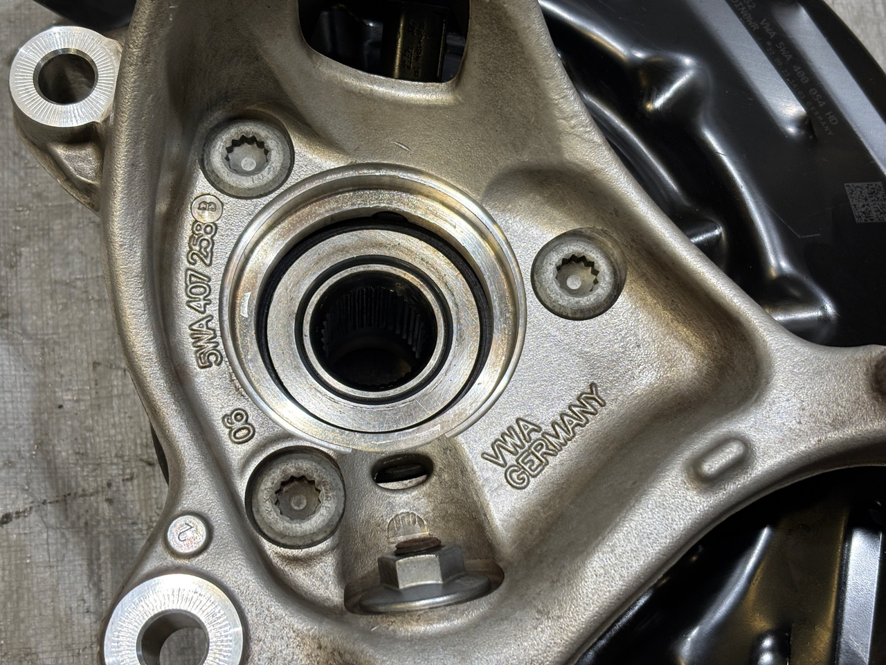 2022-2025 Volkswagen MK8 Golf R Passenger Side Front Knee Spindle Hub w/ Control Arm - Image 18