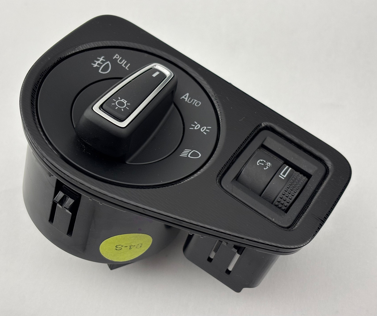 2015-2017 Volkswagen MK7 GTI Faux Carbon Interior Dash Trim Set - Image 4