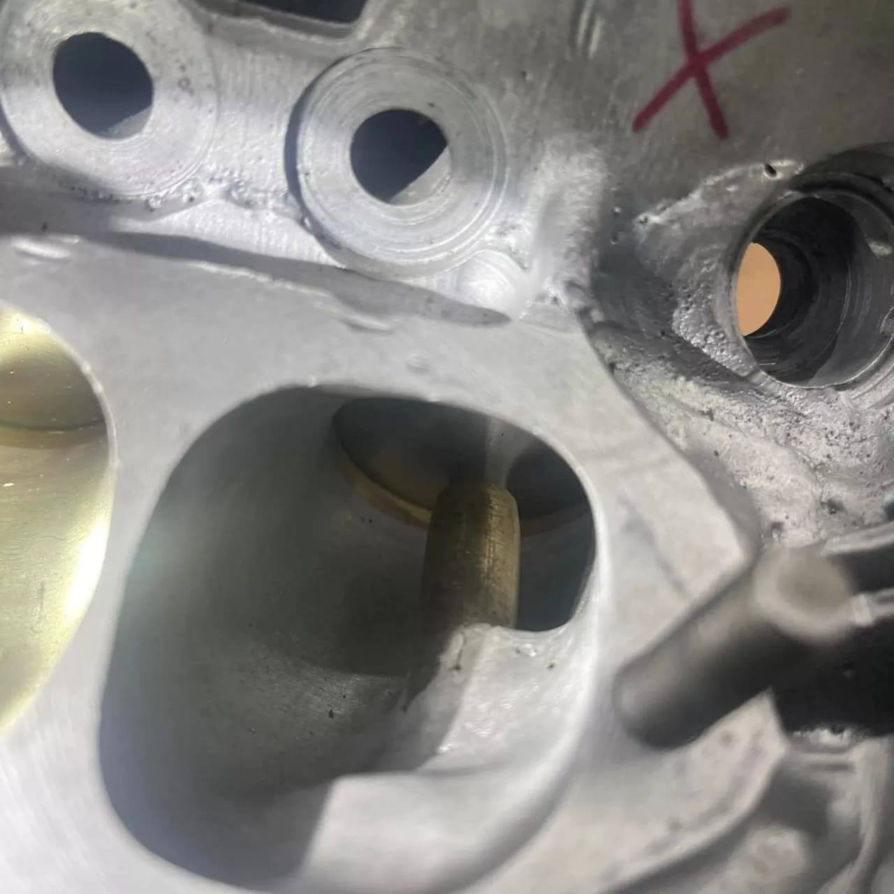 Custom open plenum manifolds